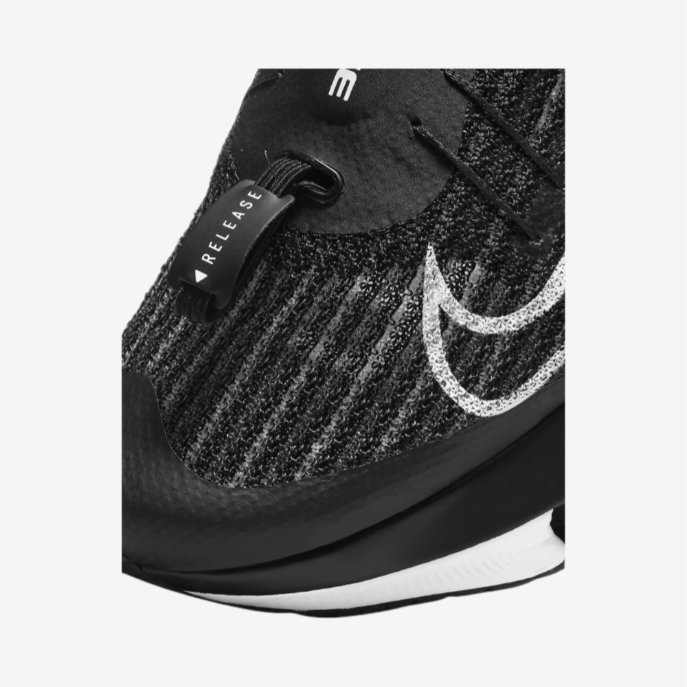 Nike Air Zoom Tempo NEXT% FlyEase Men's Running Sneakers