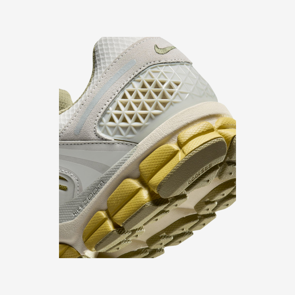 Nike Zoom Vomero 5 Men's Trainers Sneakers Shoes
