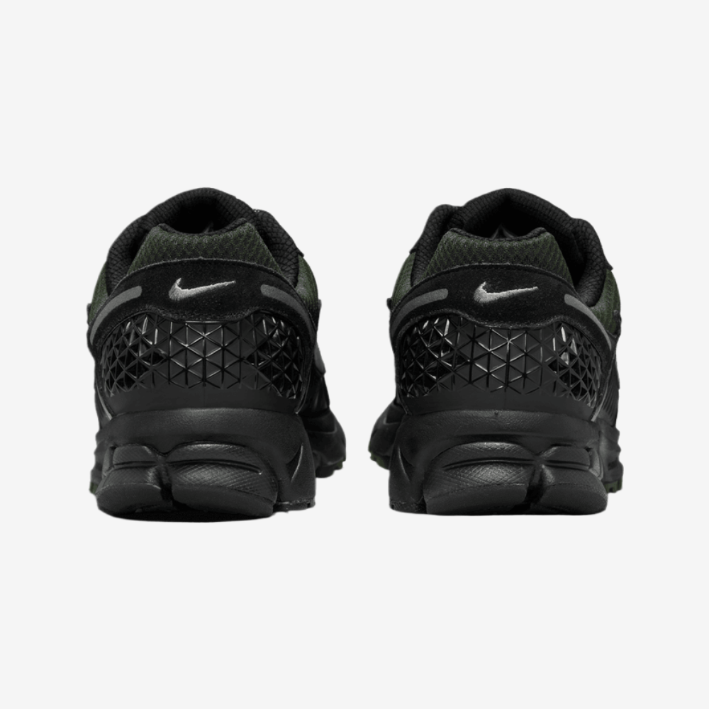 Nike Zoom Vomero 5 Men's Lifestyle Sneakers