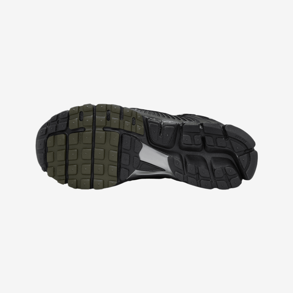 Nike Zoom Vomero 5 Men's Lifestyle Sneakers